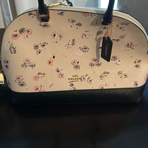 Barely used Coach purse. In great shape!